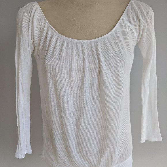 Old Navy paperweight thin white top - Picture 1 of 6